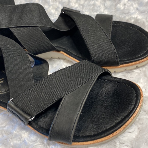 Euro soft by Sofft size 7.5 strappy sandals cute but comfy!! - Picture 7 of 8